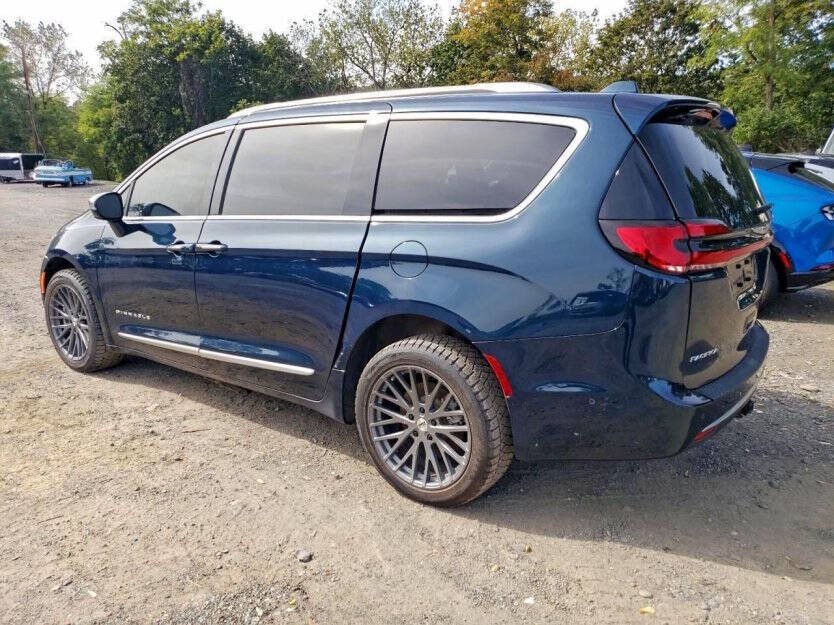 2022 Chrysler Pacifica Image 3