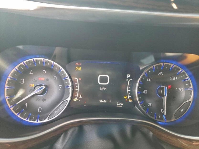 2022 Chrysler Pacifica Image 8