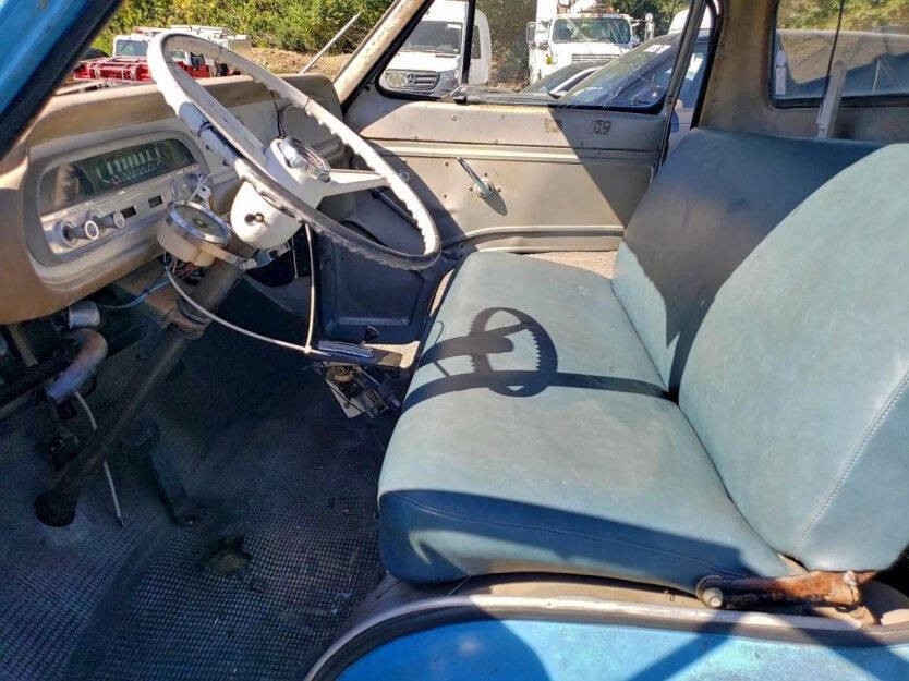 1963 Chevrolet Corvair Image 5