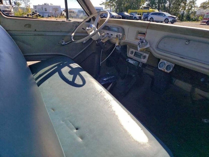 1963 Chevrolet Corvair Image 6