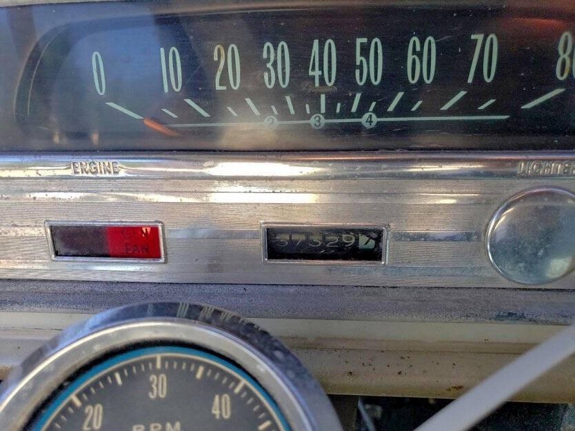 1963 Chevrolet Corvair Image 8