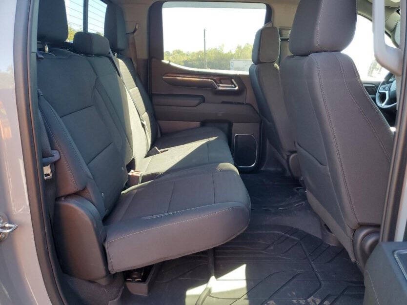 2024 Chevrolet Silverado 1500 Image 7