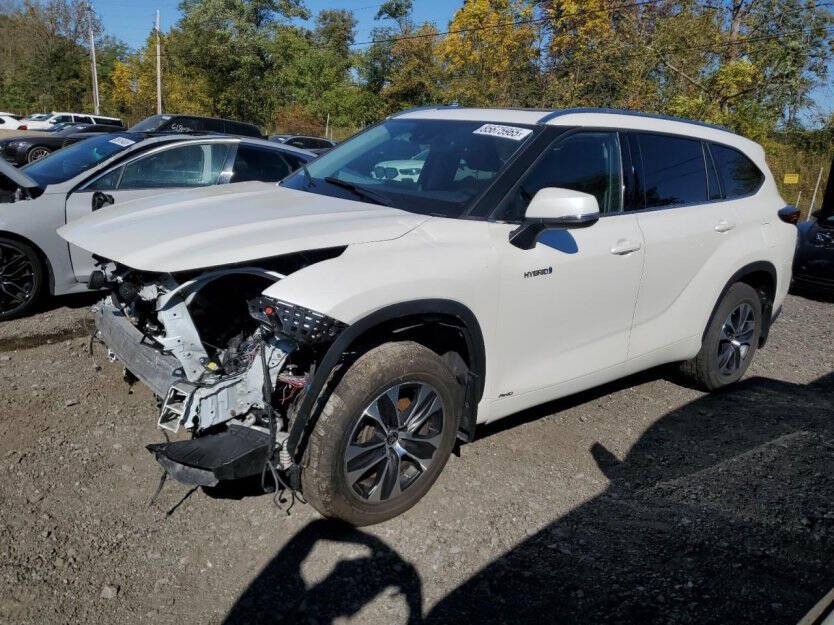 2021 Toyota Highlander Image 3