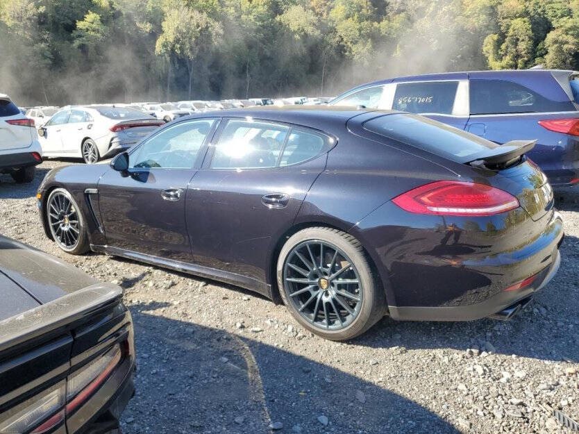 2016 Porsche Panamera Image 3