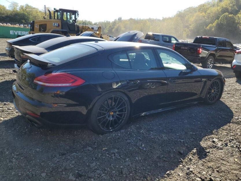 2016 Porsche Panamera Image 4