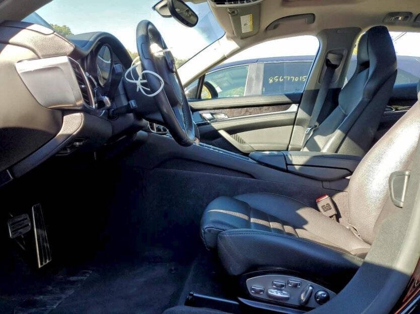 2016 Porsche Panamera Image 5