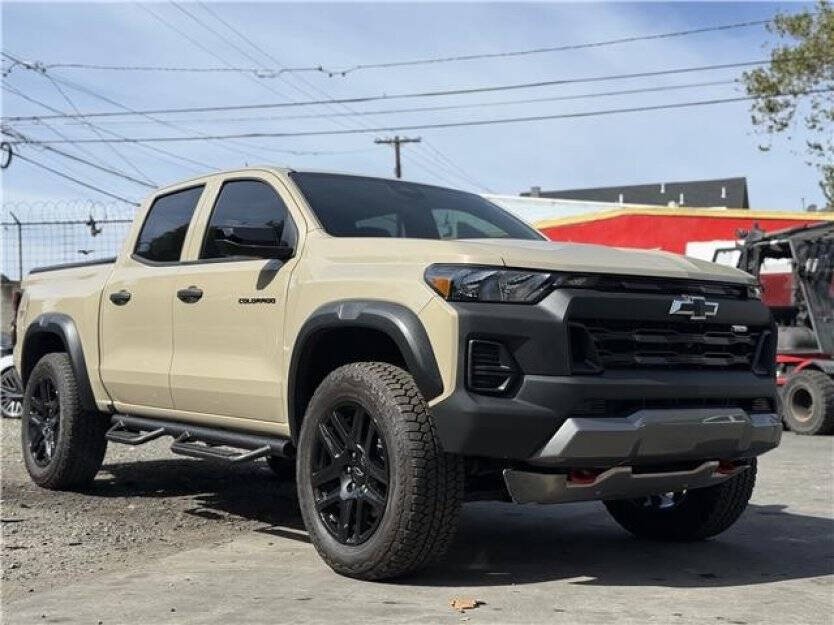 2024 Chevrolet Colorado Image 1
