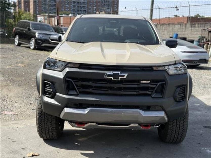 2024 Chevrolet Colorado Image 2