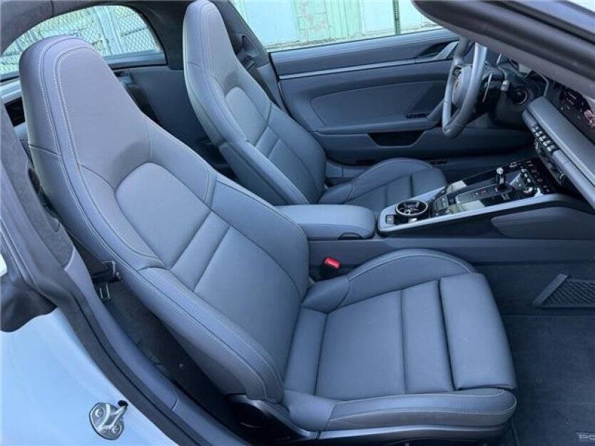 2024 Porsche 911 Image 6