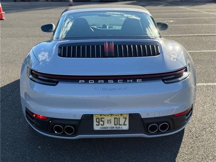2024 Porsche 911 Image 9