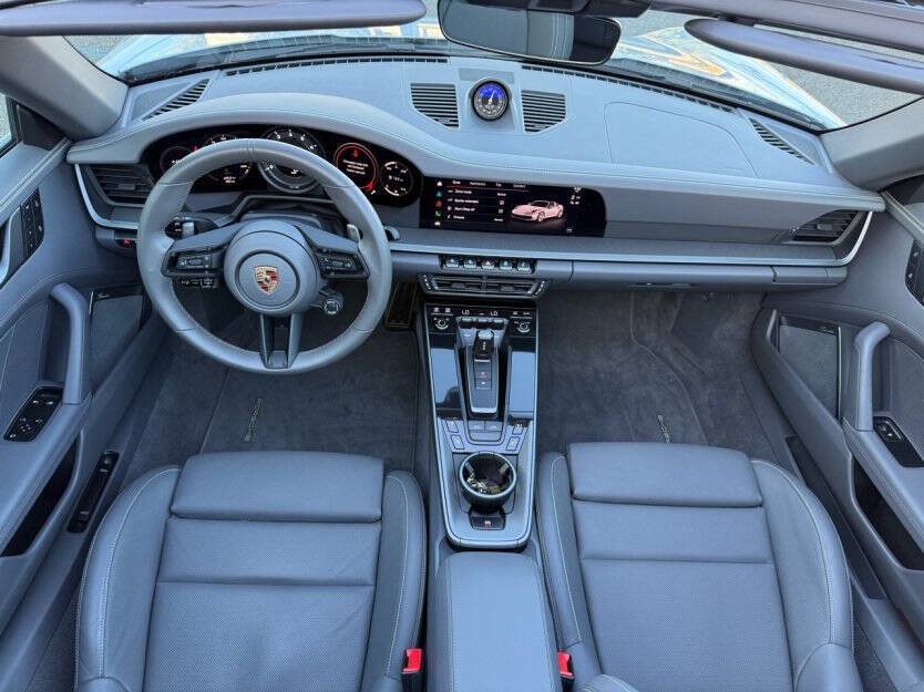 2024 Porsche 911 Image 8