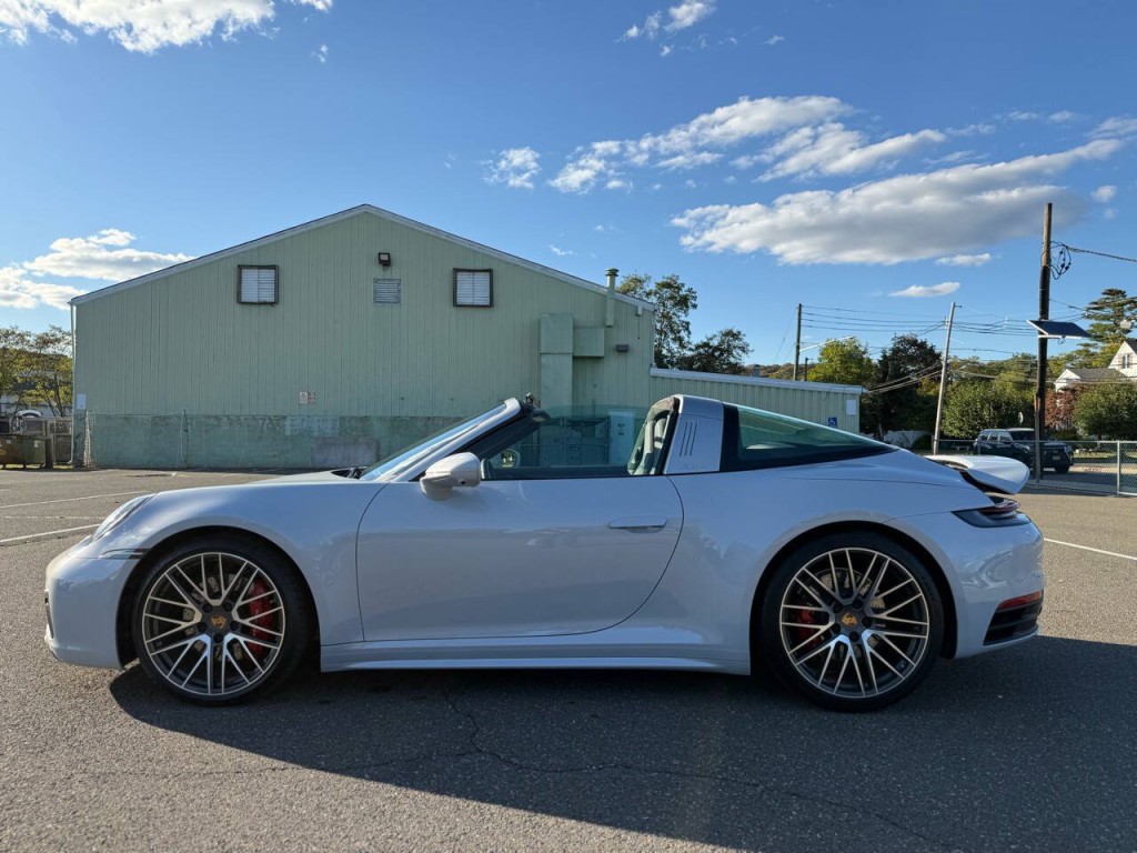 2024 Porsche 911 Image 3