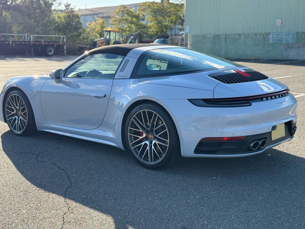2024 Porsche 911 Image 4