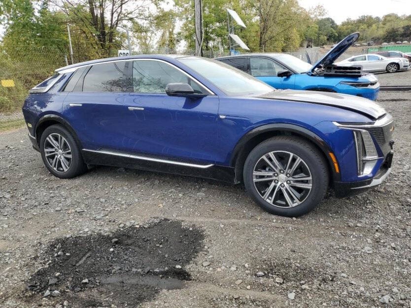 2024 Cadillac Lyriq Image 1