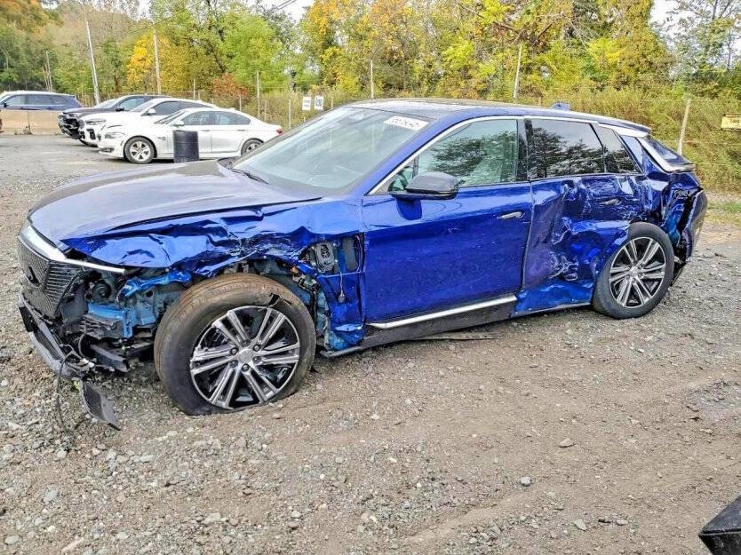 2024 Cadillac Lyriq Image 2