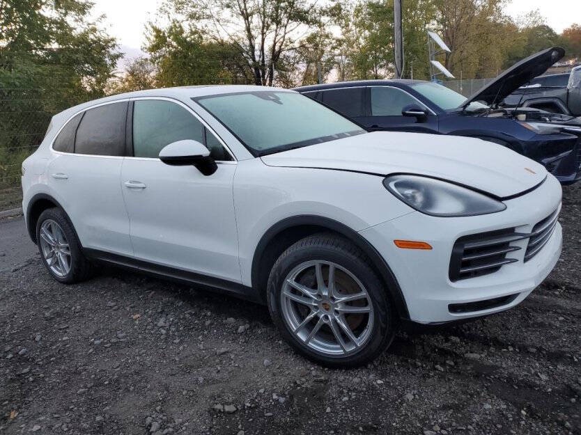 2023 Porsche Cayenne Image 1