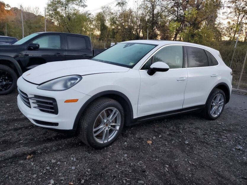 2023 Porsche Cayenne Image 2