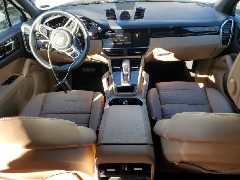 2023 Porsche Cayenne Image 7