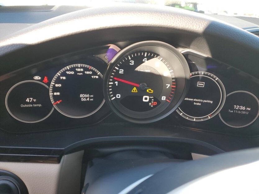 2023 Porsche Cayenne Image 8