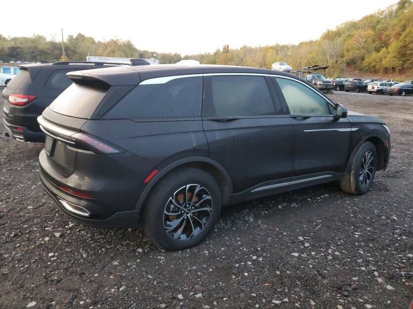 2025 Lincoln Nautilus Hybrid Image 5