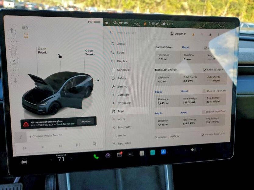 2026 Tesla Model Y Image 8