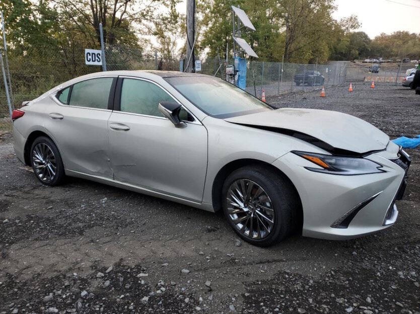 2025 Lexus ES 350 Image 1