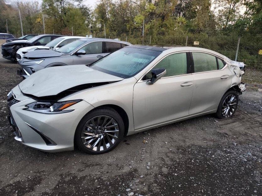 2025 Lexus ES 350 Image 2