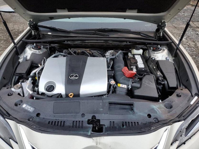 2025 Lexus ES 350 Image 9
