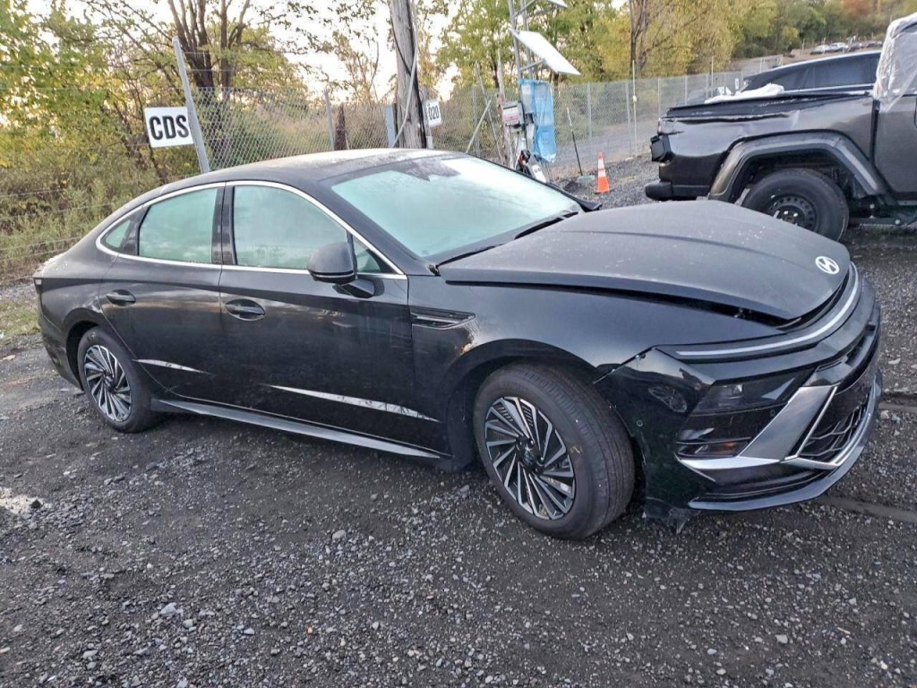 2025 Hyundai Sonata Image 1