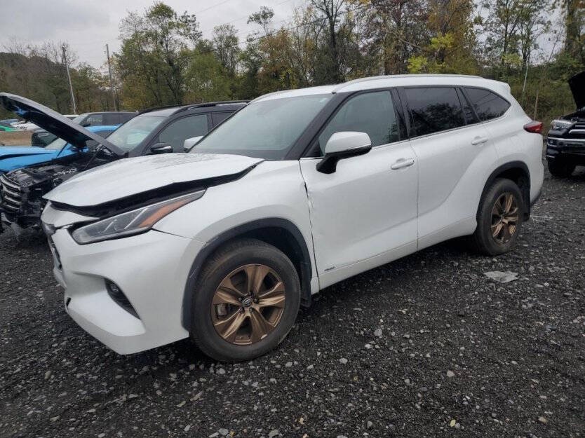 2022 Toyota Highlander Image 3