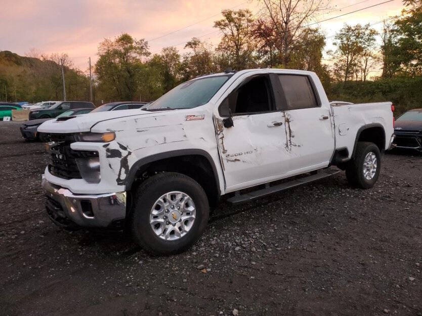 2025 Chevrolet Silverado 1500 Image 2