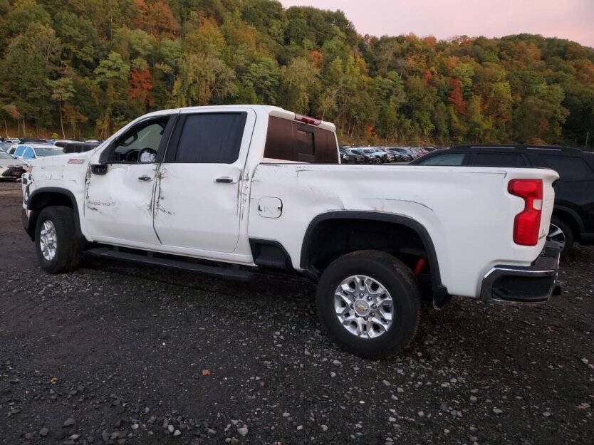 2025 Chevrolet Silverado 1500 Image 3
