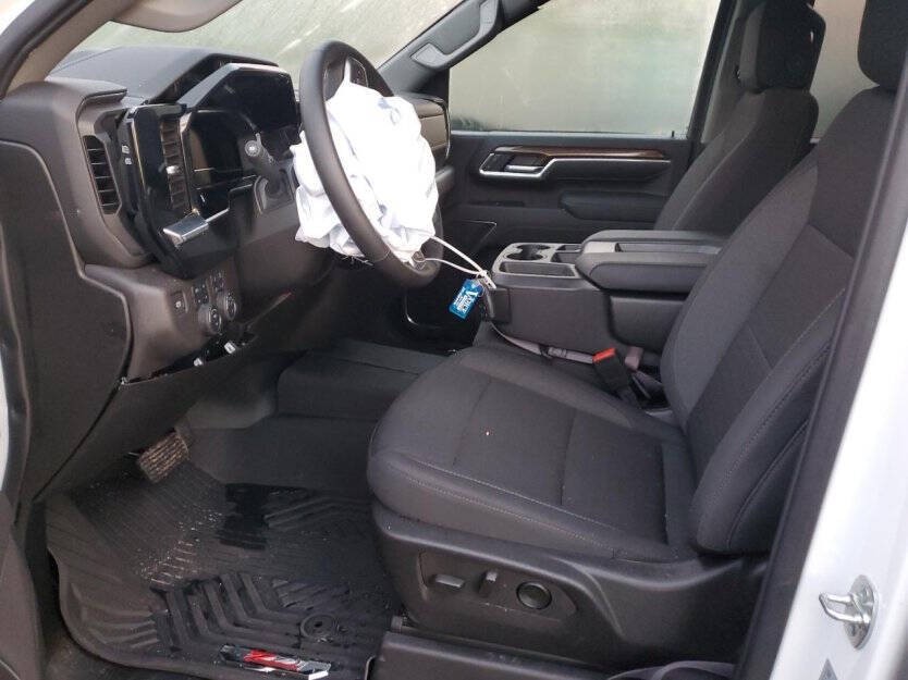 2025 Chevrolet Silverado 1500 Image 5