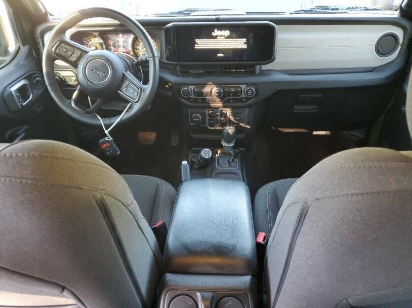 2024 Jeep Wrangler Image 7