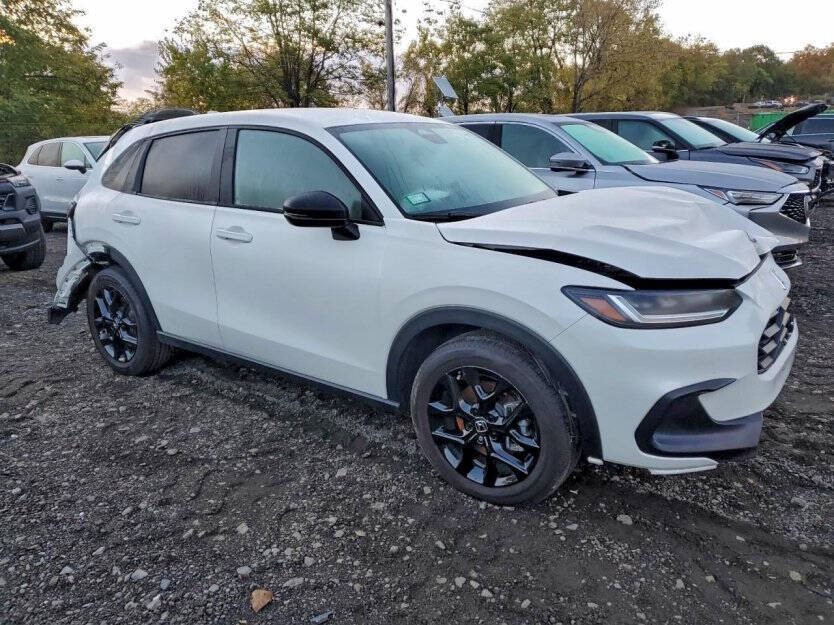 2025 Honda HR-V Image 1