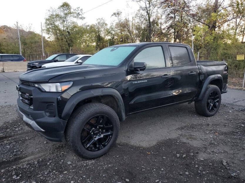 2023 Chevrolet Colorado Image 2