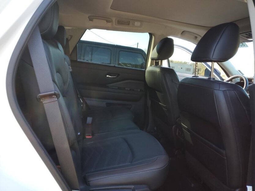 2023 Nissan Pathfinder Image 9