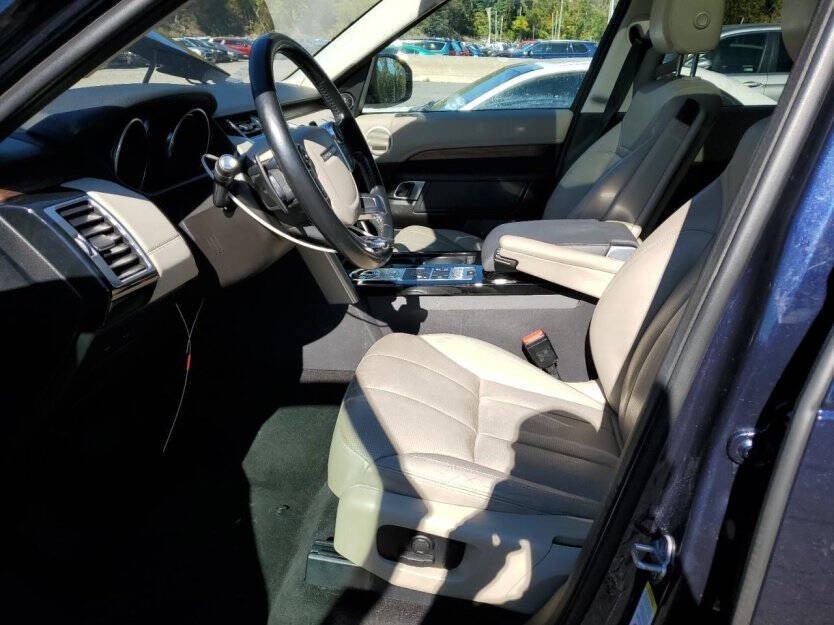 2017 Land Rover Discovery Image 5