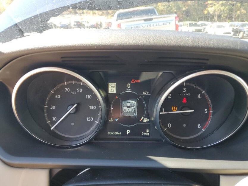 2017 Land Rover Discovery Image 8