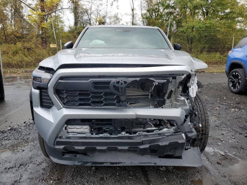 2024 Toyota Tacoma Image 2