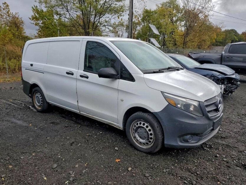 2016 Mercedes-Benz Metris Image 1