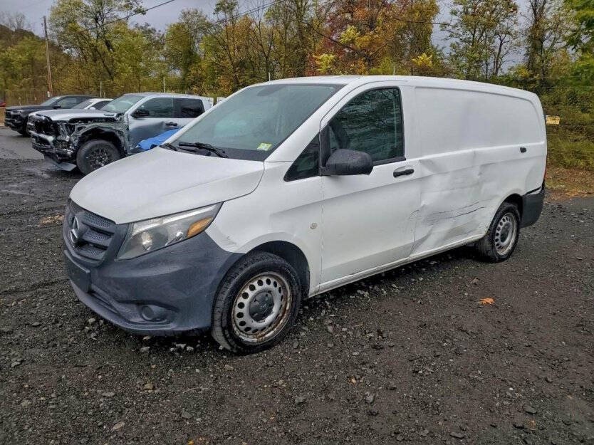 2016 Mercedes-Benz Metris Image 2