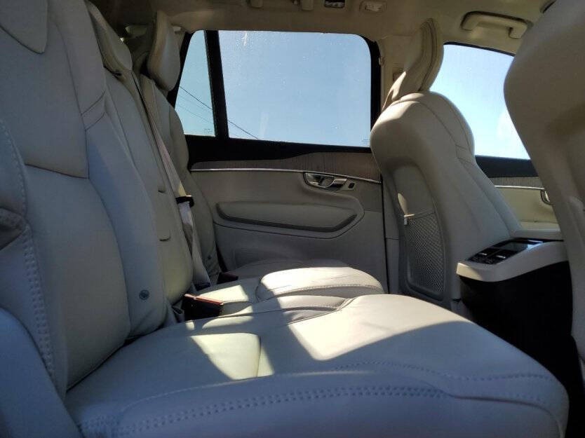 2025 Volvo XC90 Image 9