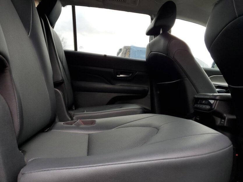 2025 Toyota Highlander Image 9
