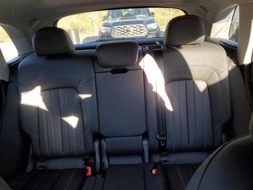 2025 Audi Q5 Image 6