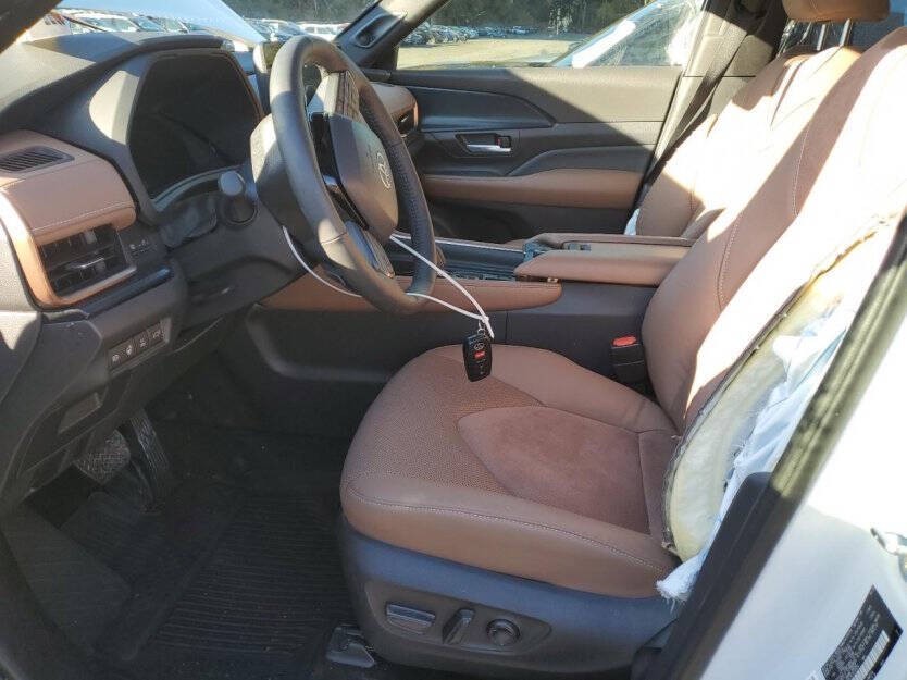 2025 Toyota Highlander Image 5