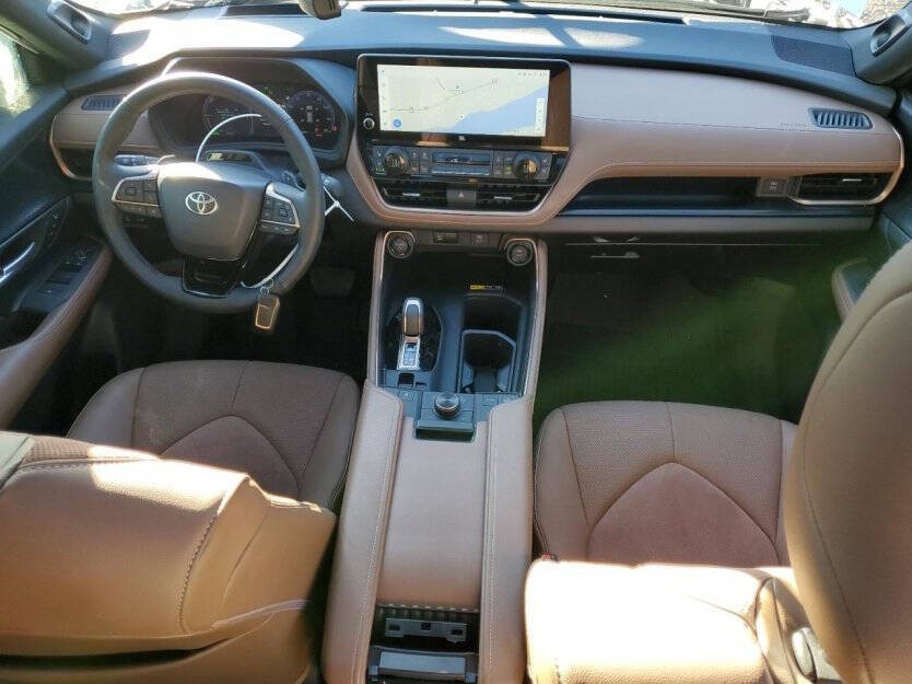 2025 Toyota Highlander Image 7