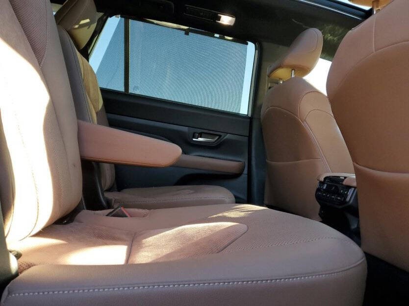 2025 Toyota Highlander Image 9