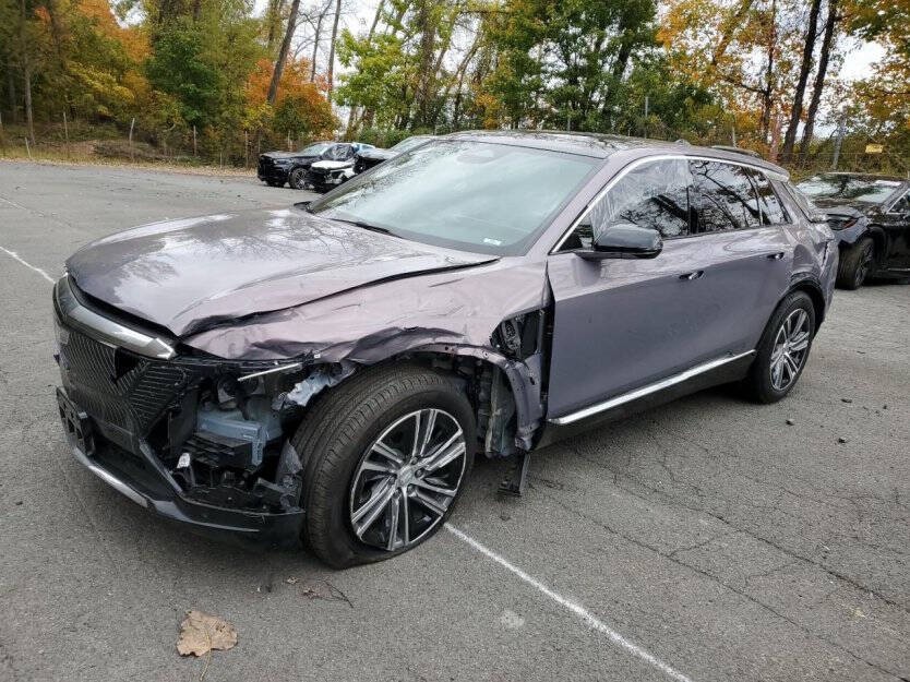 2024 Cadillac Lyriq Image 2