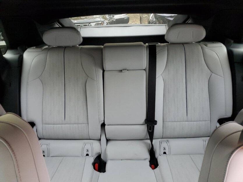 2024 Cadillac Lyriq Image 6